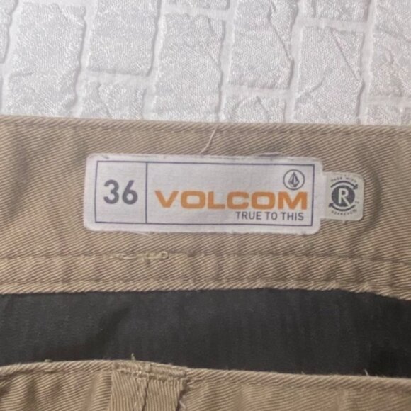 Volcom True to This Mens Khaki Shorts Size 36 Classic Casual Wear Gorpcore - Picture 3 of 6
